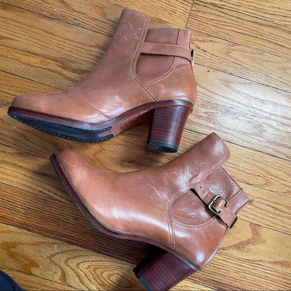 J. Shoes Hardwick Leather Buckle Block Heel Booties Tan - Picture 6 of 15